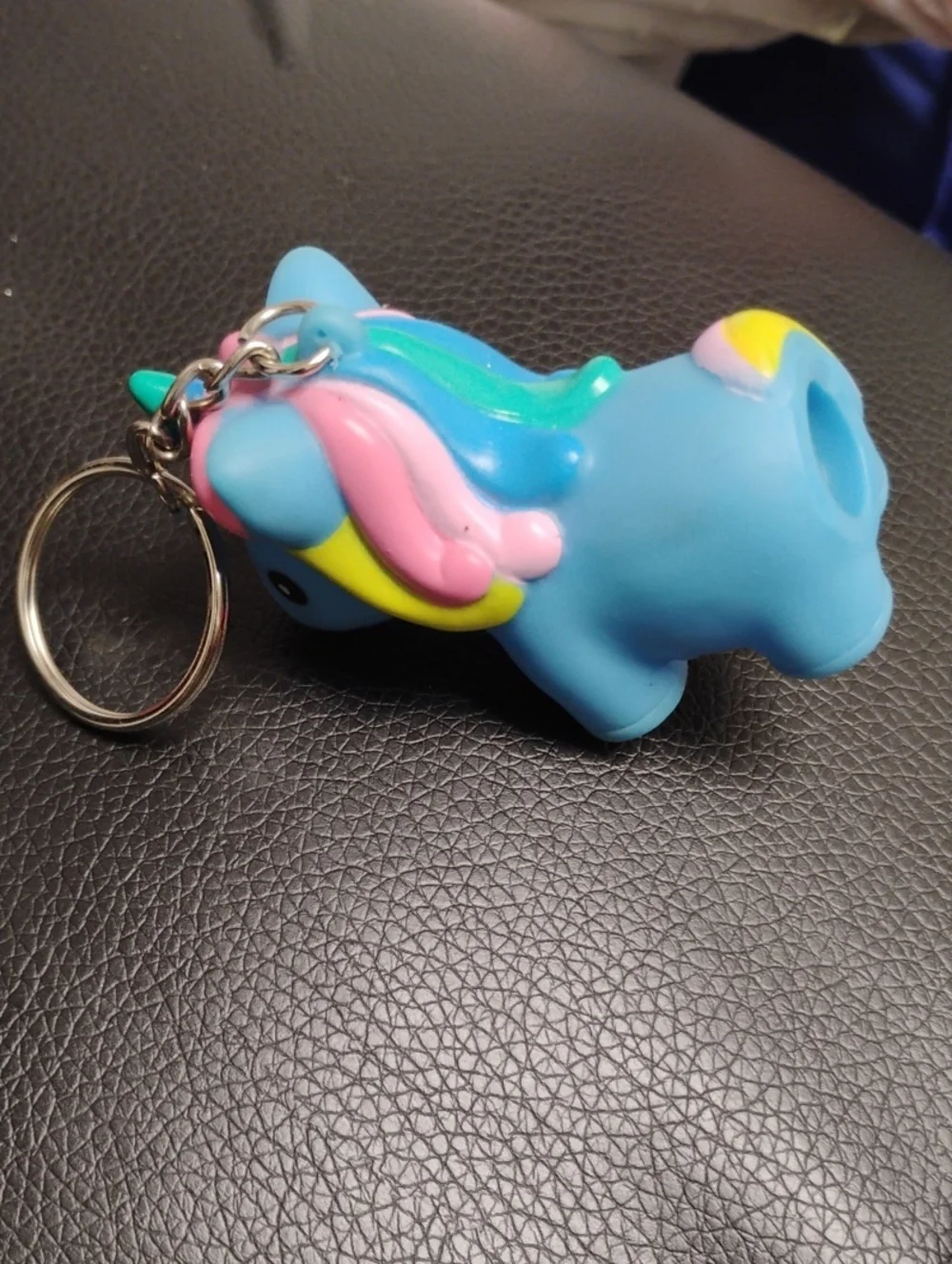 ANIMOLDS POO POO UNICORN KEYCHAIN EXCELLENT CONDITION
